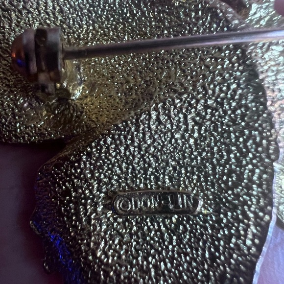 Kathy Levine La Vintage Floral and Butterfly Brooch - Picture 4 of 4